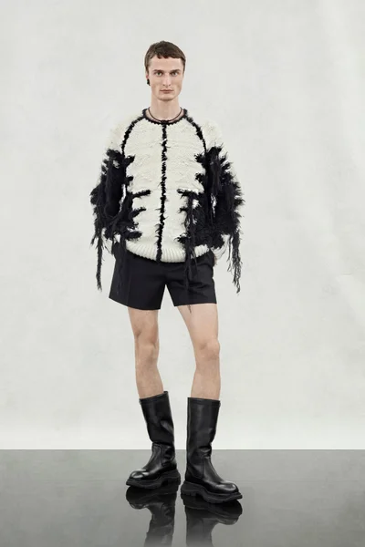 Look 12